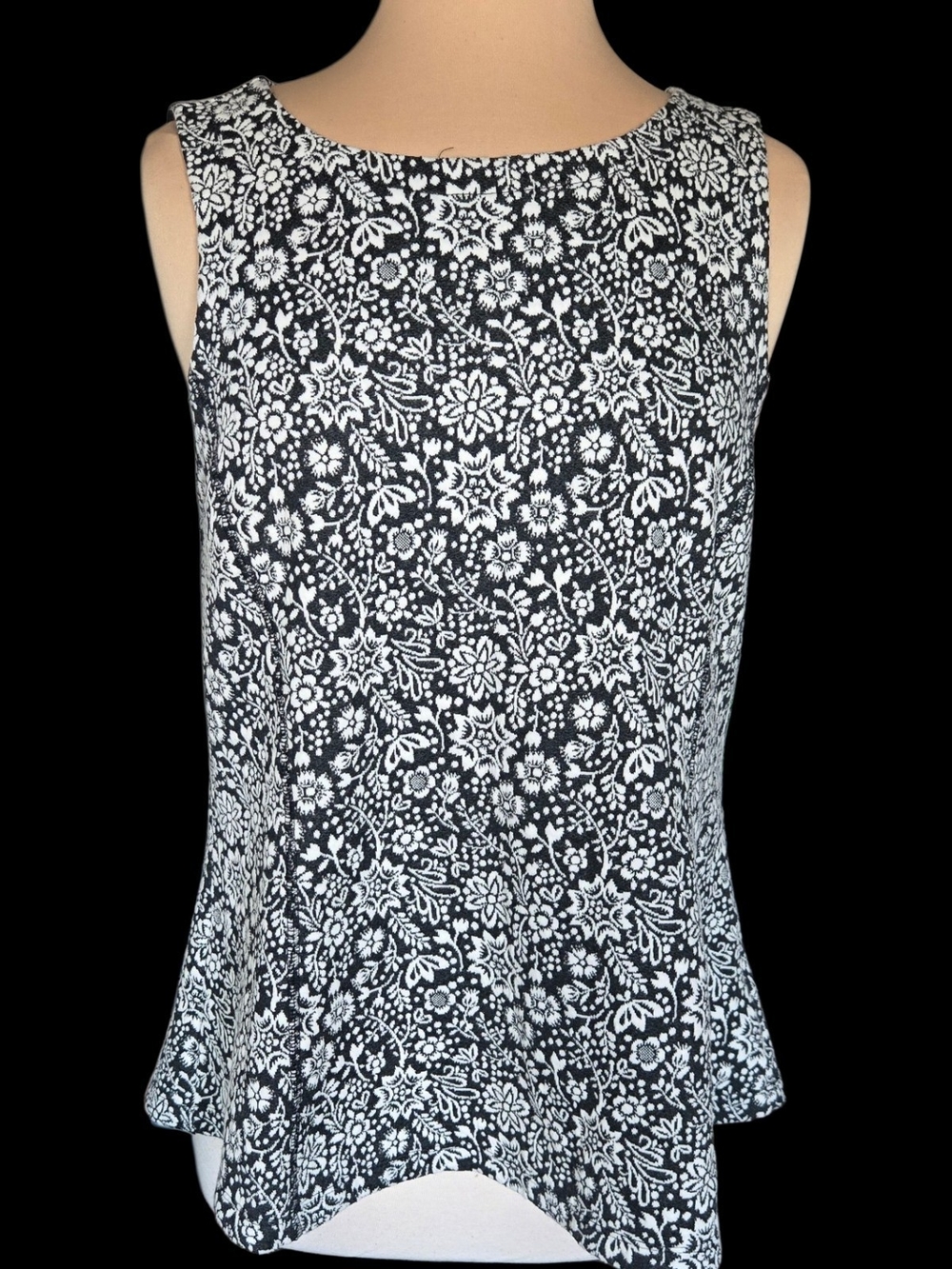 Anthropologie Black & White Floral Swing Tank Top Sz M